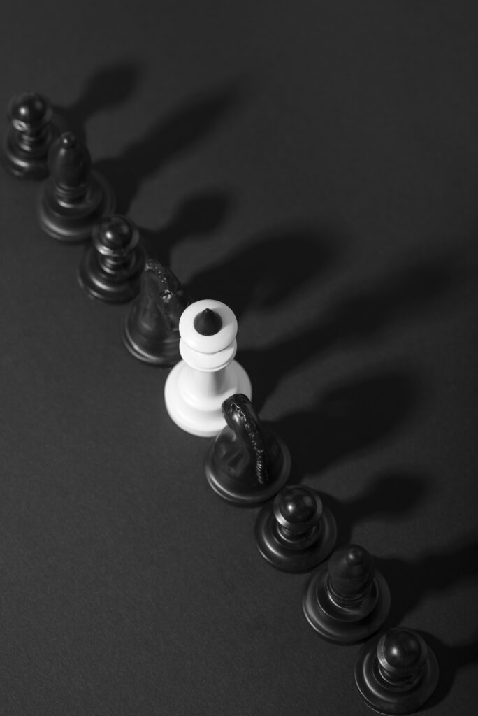 Campagnes de marketing digital pour le lancement de services - monochrome-pieces-chess-board-game